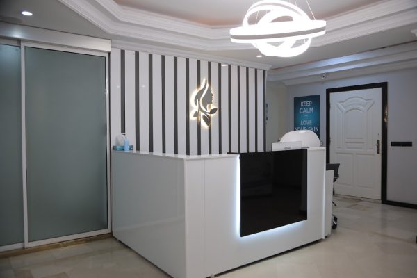 Rahya Istanbul Klinik - Haartransplantation - Augenbrauentransplantation